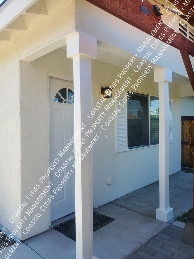 Building Photo - 186 S Palm Ave