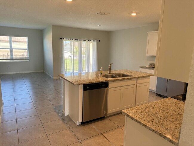 Foto del edificio - 7307 Amethyst Ave