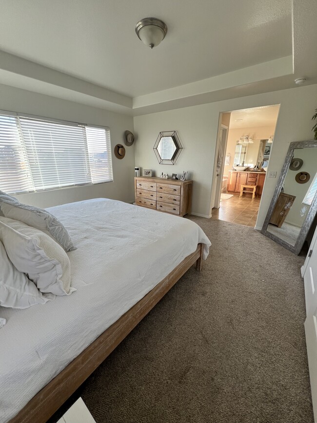 Building Photo - 6683 Silverwind Cir