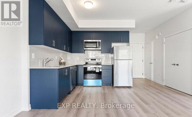 Building Photo - 3560-3560 Colonial Dr