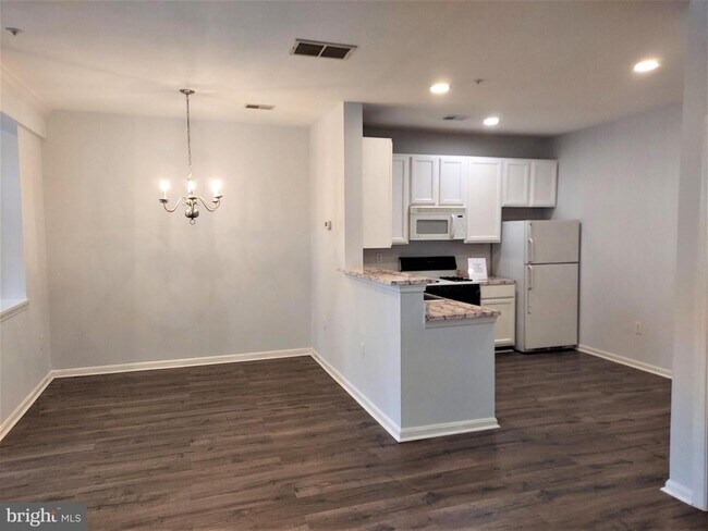 Building Photo - 8709 Spring Brook Way