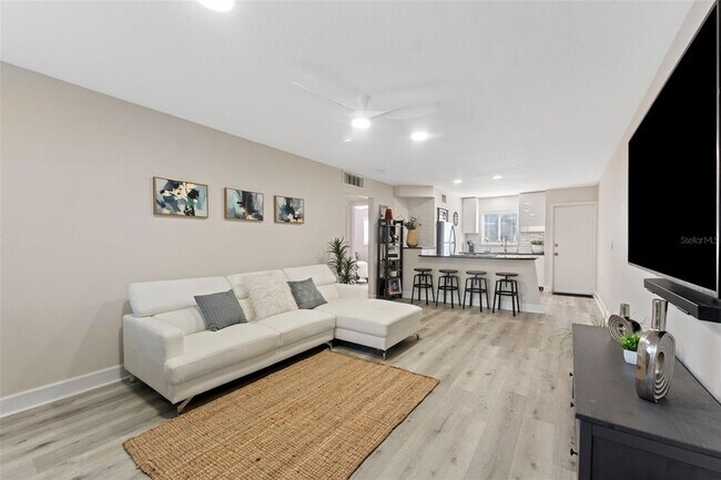 Foto del edificio - 3206 W Azeele St