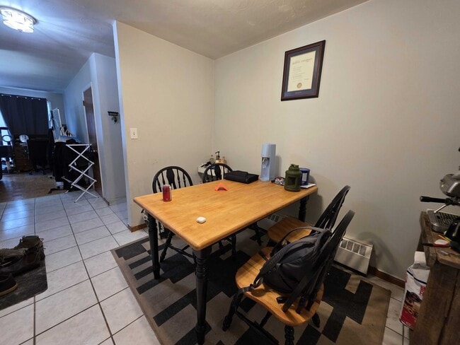 Photo du bâtiment - 332 University Ave