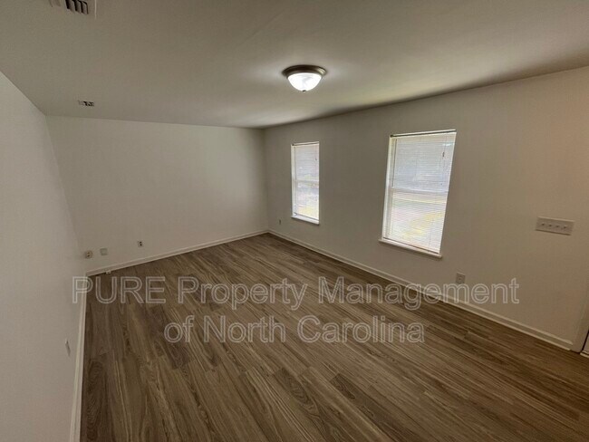 Foto del edificio - 6001 Charred Pine Cir