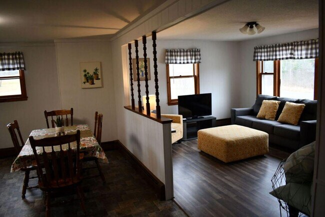 Foto del edificio - 1061 Brook Rd