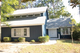 Building Photo - 214 Valley Rd