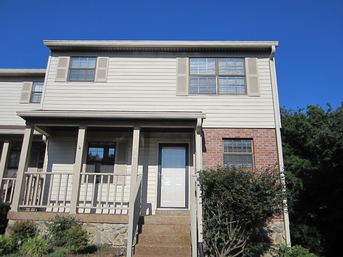 123 Maple Way N, Hendersonville, TN 37075 Condo for Rent in