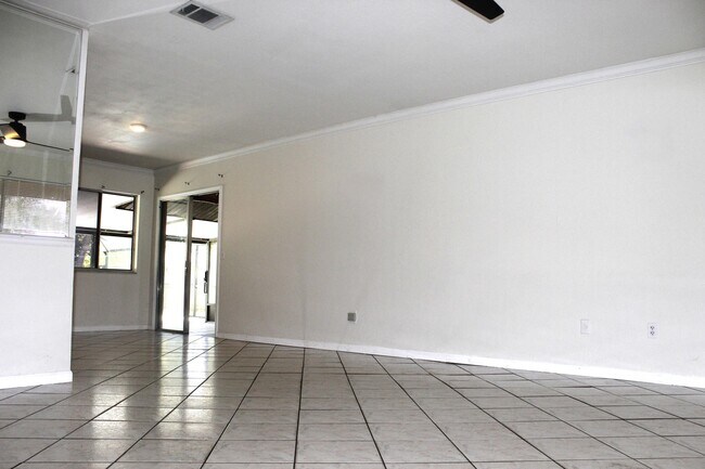 Building Photo - 421 Nogales Ave NE