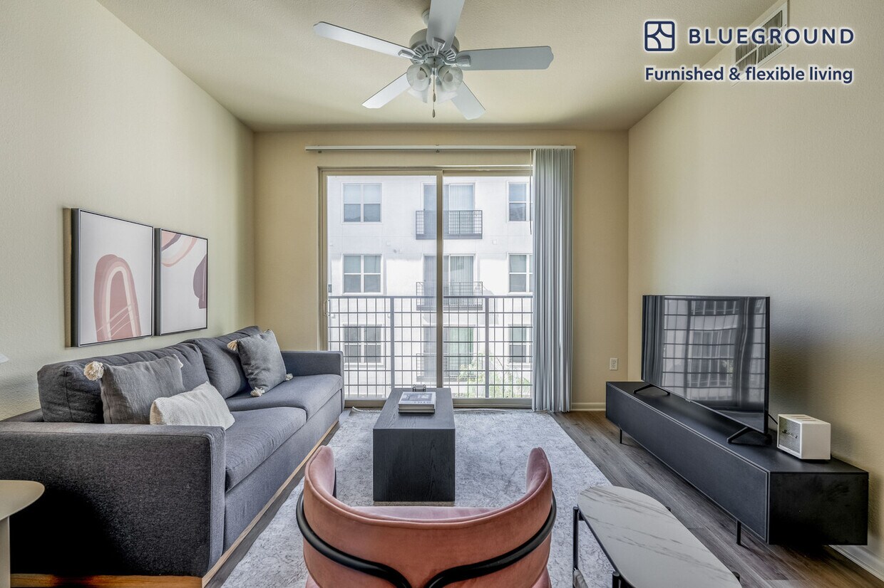 Foto principal - 3210 Esperanza Crossing