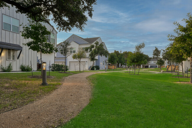 Foto del edificio - Farm Haus Luxury Rental Homes