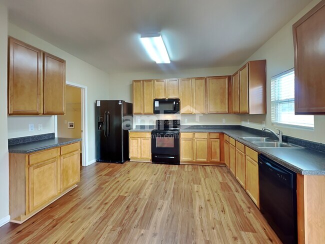 Building Photo - 1023 Yellow Bee Rd