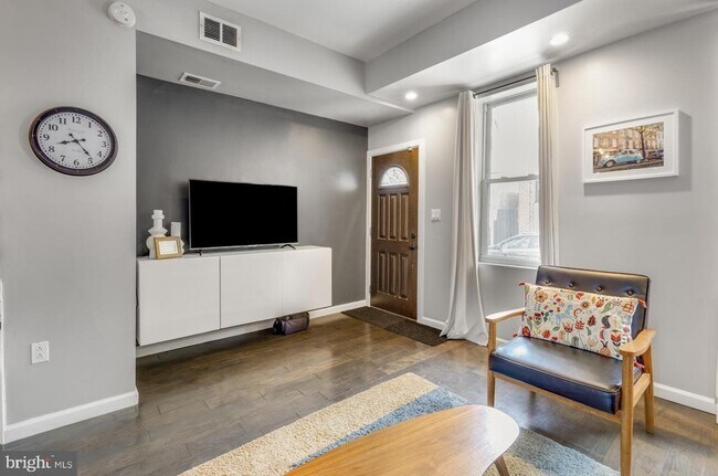 Foto del edificio - 1104 Dunton St