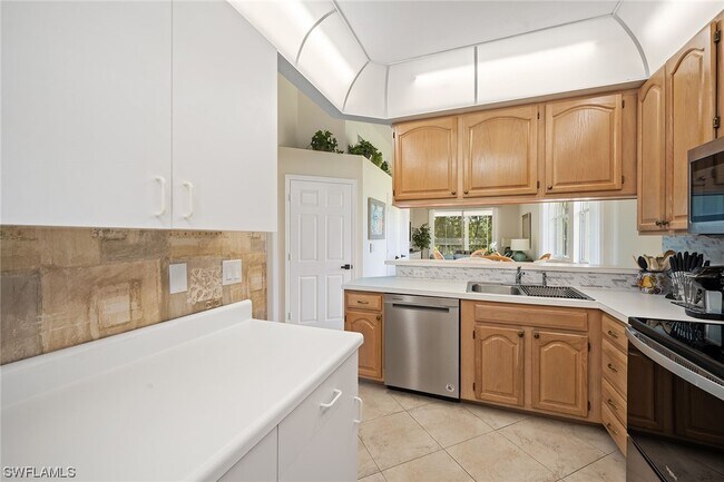 Building Photo - 8228 Twelve Oaks Cir