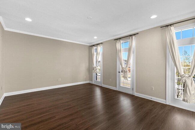 Foto del edificio - 22890 Oakgrove Rd
