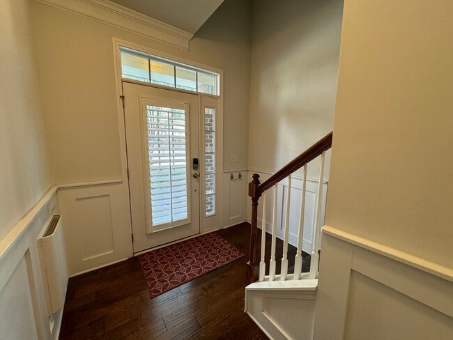 Building Photo - END UNIT 3 Bed | 2.5 Bath Townhouse in Mor...