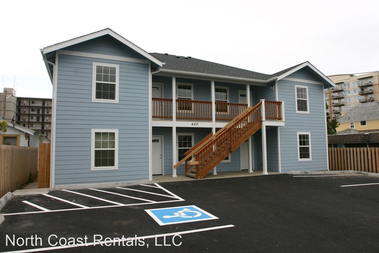 Foto principal - 420 S Columbia St