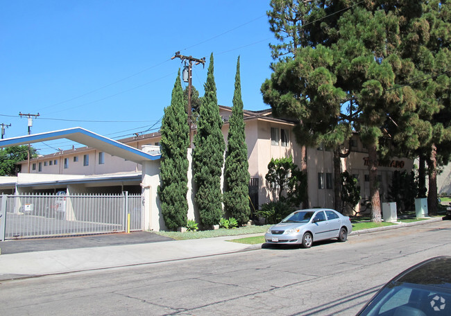 Building Photo - Mikado Apartments