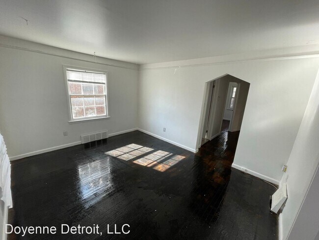 Building Photo - 3 br, 1 bath House - 16143 W. Parkway