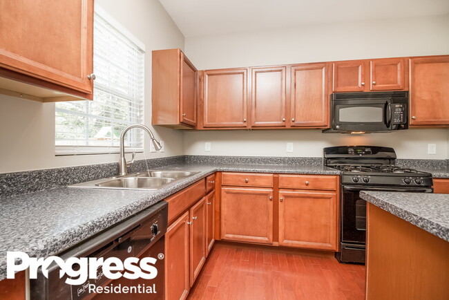 Building Photo - 2040 Silverton Cir
