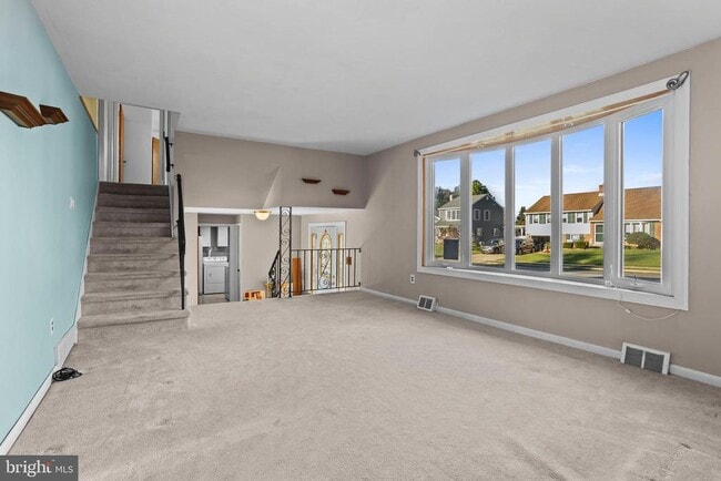 Building Photo - 18 Cobblestone Ln