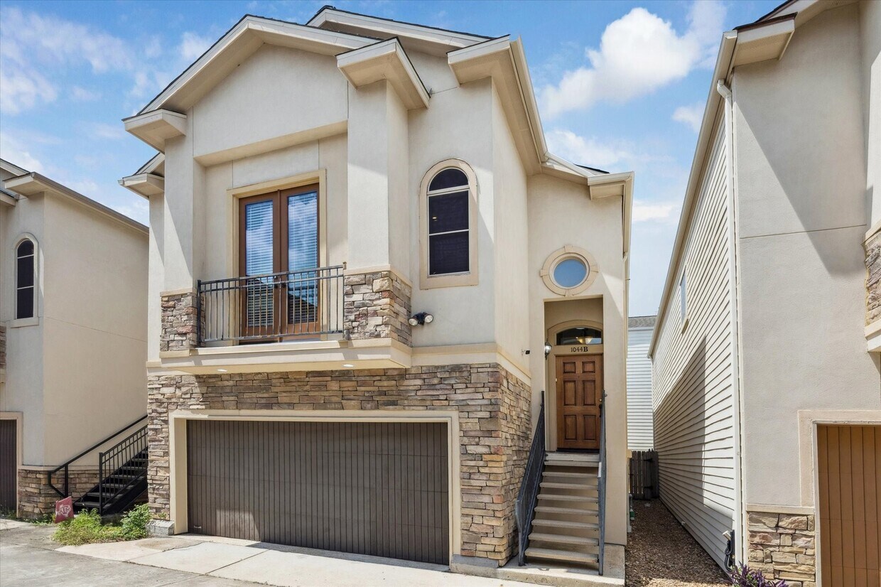 Foto principal - 1044 W 25th St