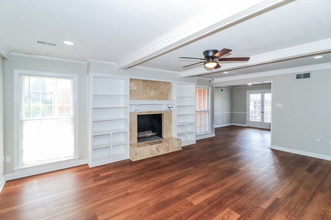 Building Photo - 2369 Penbrook Fairway