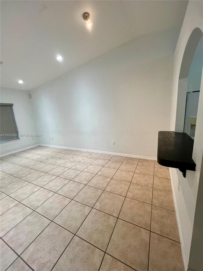 Foto del edificio - 7665 NW 183rd Ter