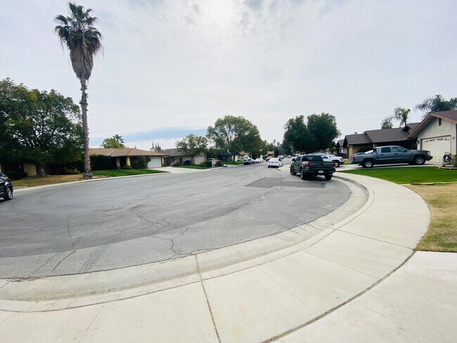 Building Photo - 3501 El Hogar Ct