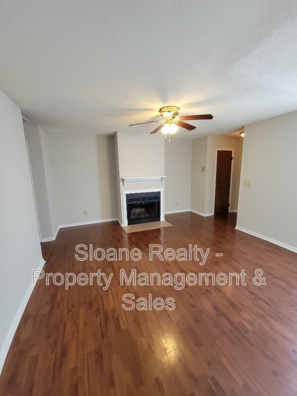 Building Photo - 212 Miami St