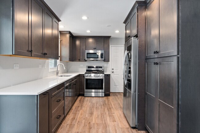 Foto del edificio - 815 Bronk Rd