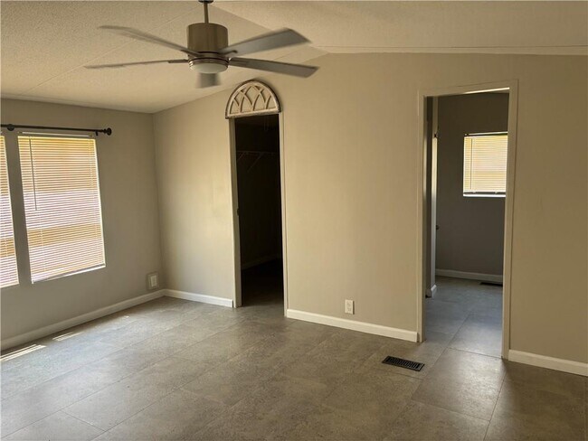 Foto del edificio - 511 Chapel Hill Rd