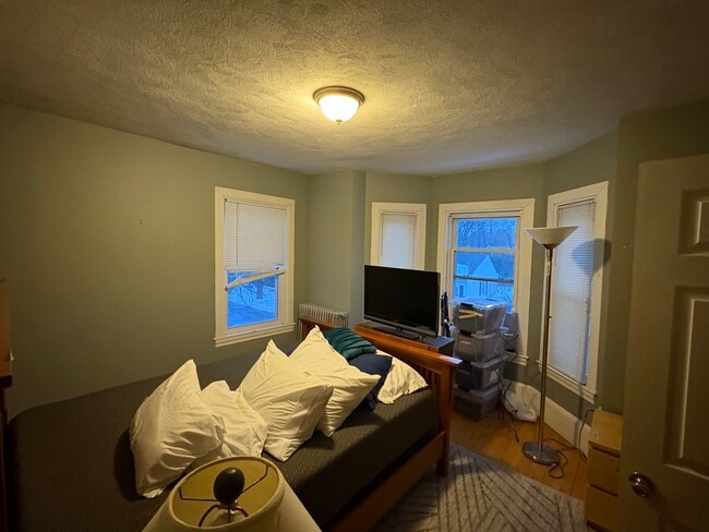 Building Photo - 312 Cherry St