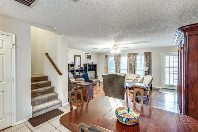 Building Photo - 7556 Kings Trl
