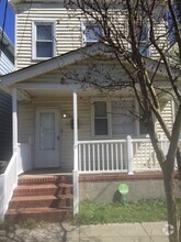 Building Photo - 940 Reservoir Ave