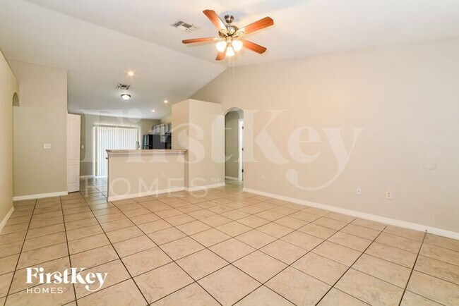 Foto del edificio - 2657 Bentley Dr