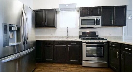 Granite Counter tops - 2242 W Grand Ave