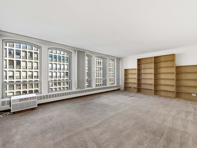 Foto del edificio - 1400 E 55th Pl