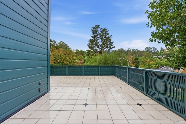 Building Photo - 309 Melrose Ave