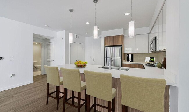 Foto del edificio - 1725 S Bascom Ave