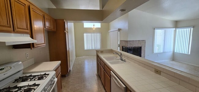 Building Photo - 543 Chelsea Way