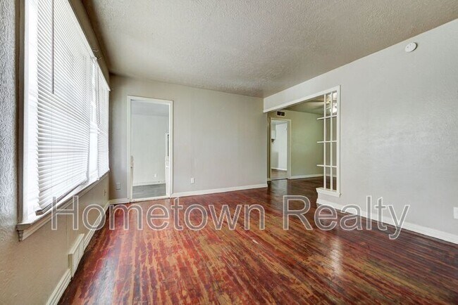 Foto del edificio - 3513 Springlake Dr