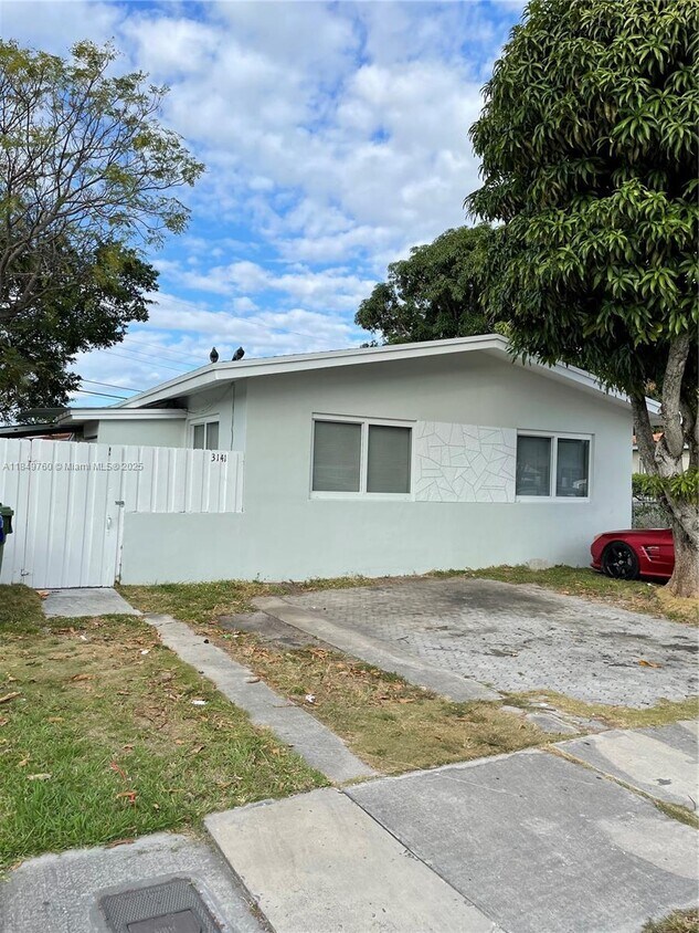 Foto principal - 3141 SW 12th St