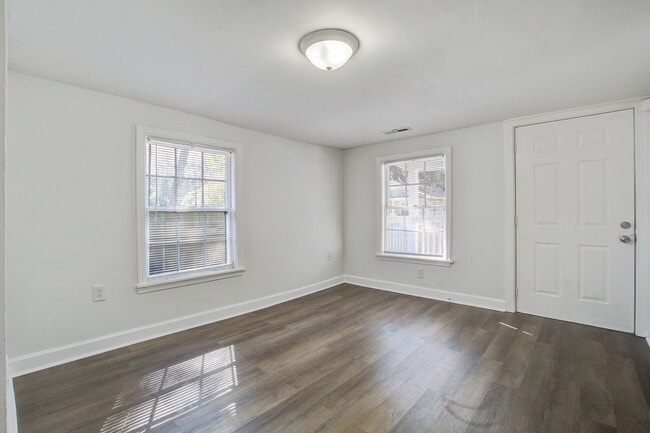 Foto del edificio - 4716 Mint Ave