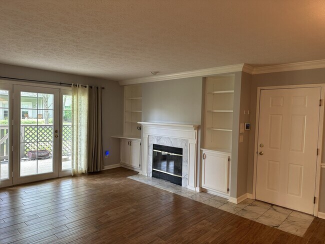 Foto del edificio - 3023 Stratford Ct