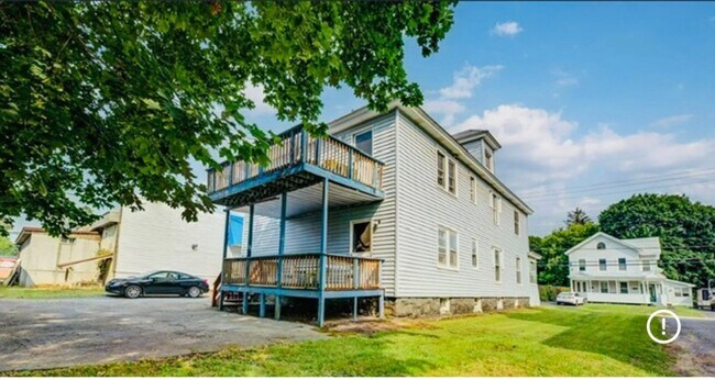 Foto del edificio - 205 W Fulton St