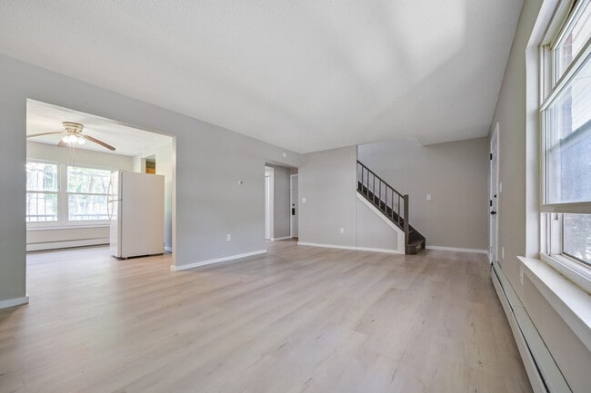 Building Photo - 234-240 Mather St, Hartford, CT 06112