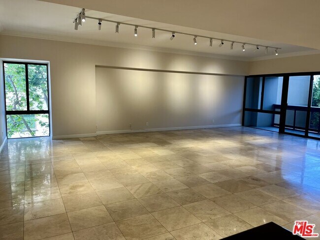 Foto del edificio - 10445 Wilshire Blvd
