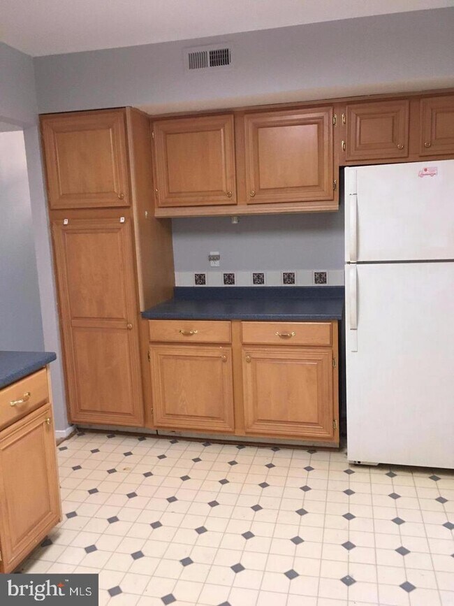 Foto del edificio - 1623 Parkcrest Cir