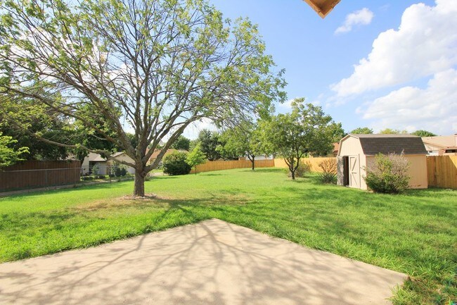 Foto del edificio - 1131 Willow Run Cir