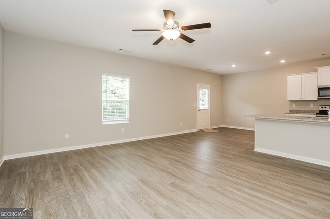 Building Photo - 518 Firethorn Ct